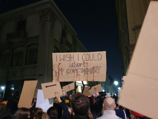 Polònia:Reduir a les dones a ser una incubadora // Teresa Carreras